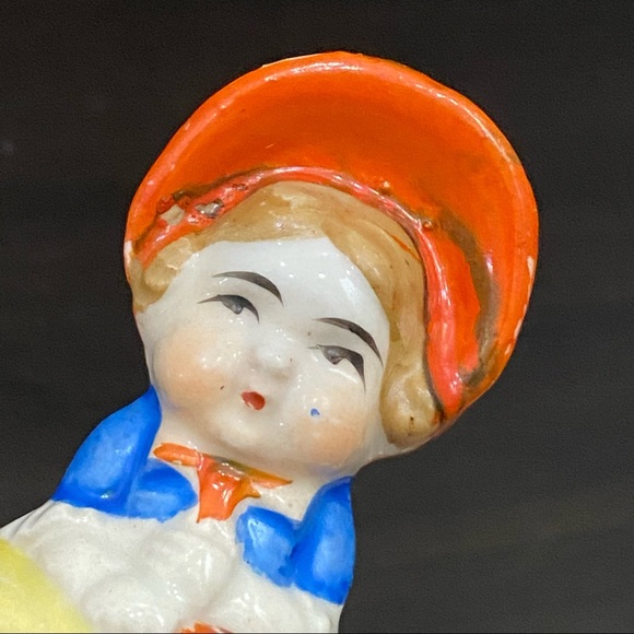 Vintage Dutch Girls Japan Porcelain Salt & Pepper Shaker Set - Picture 9 of 13